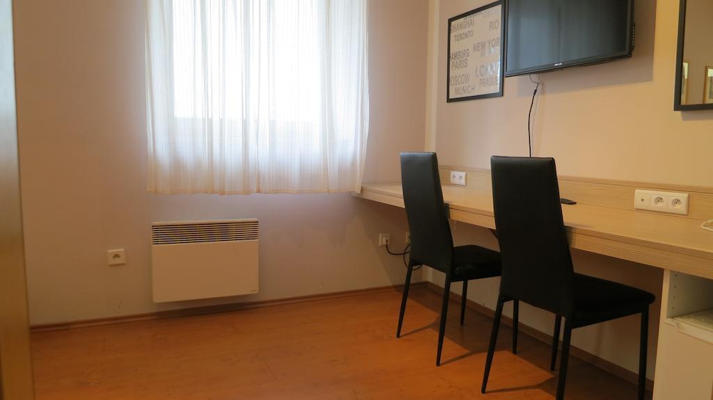 Příbram 库曳旅馆酒店 外观 照片